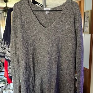 Old Navy Black and White Knit Sweater